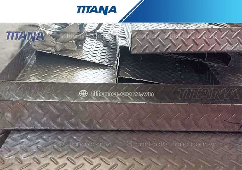 Sàn inox chống trượt cho kho lạnh